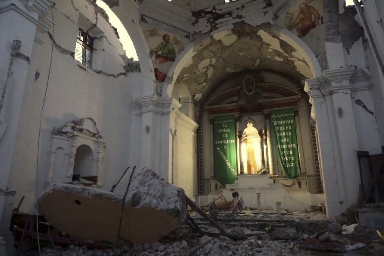 Catholic Church in Atzala Collapsing